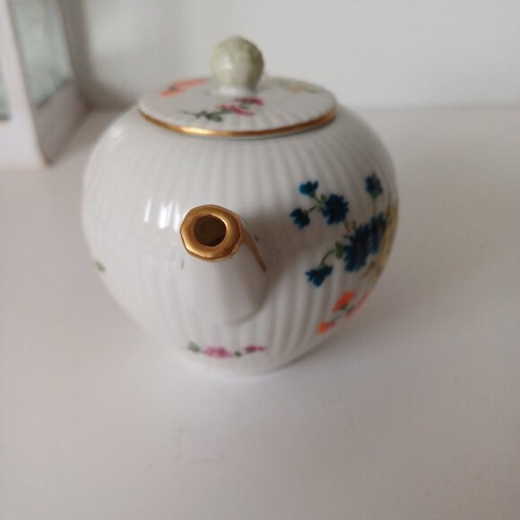 Stunning 1985 Franklin Mint FÜRSTENBERG Fine Porcelain Mini Teapot 6'' x 3.5'' - Picture 5 of 15